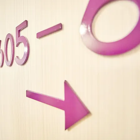 네그레스코 - 성인 전용 호텔 4*